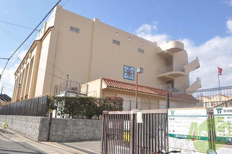 小学校　神戸市立西須磨小学校（小学校）まで1290m