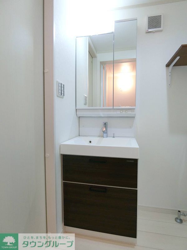 洗面設備　独立洗面台が標準装備！朝の身支度が快適に♪