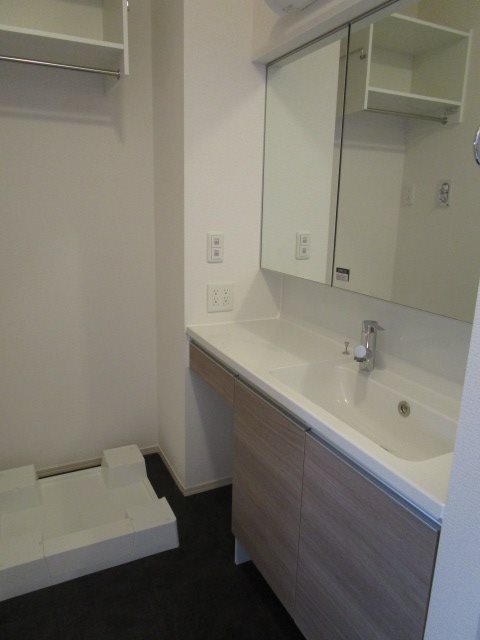 洗面設備　※写真は同タイプのお部屋です。（参考）