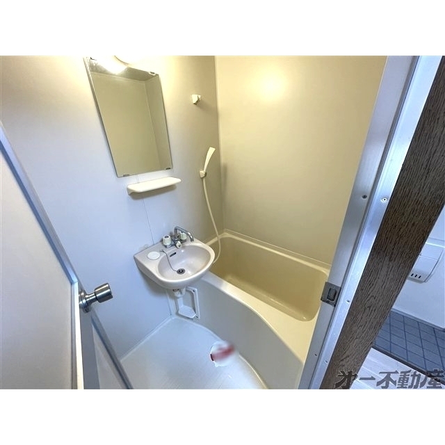 バス・シャワールーム　バス