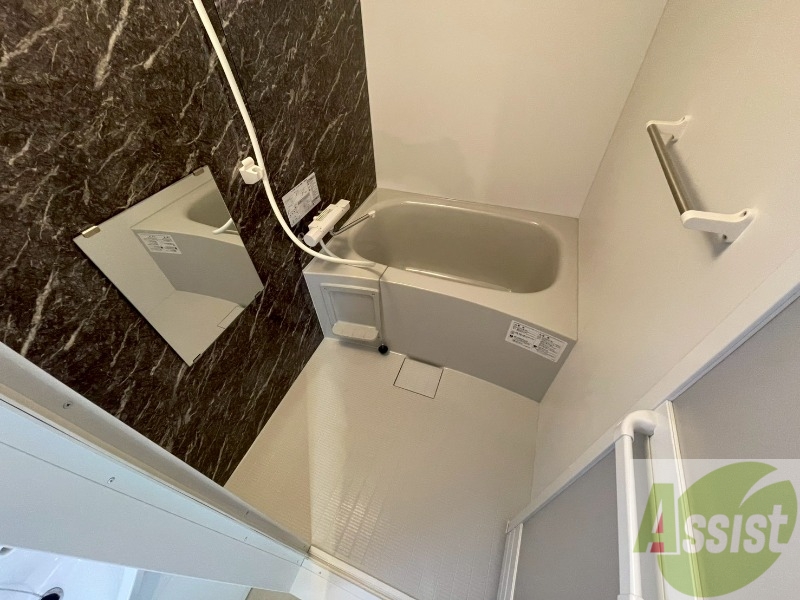 バス・シャワールーム　お風呂になります。一日の疲れを癒してくださいね。