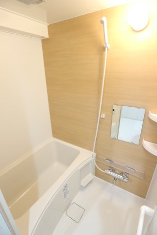 バス・シャワールーム　402号室の写真を使用しています。