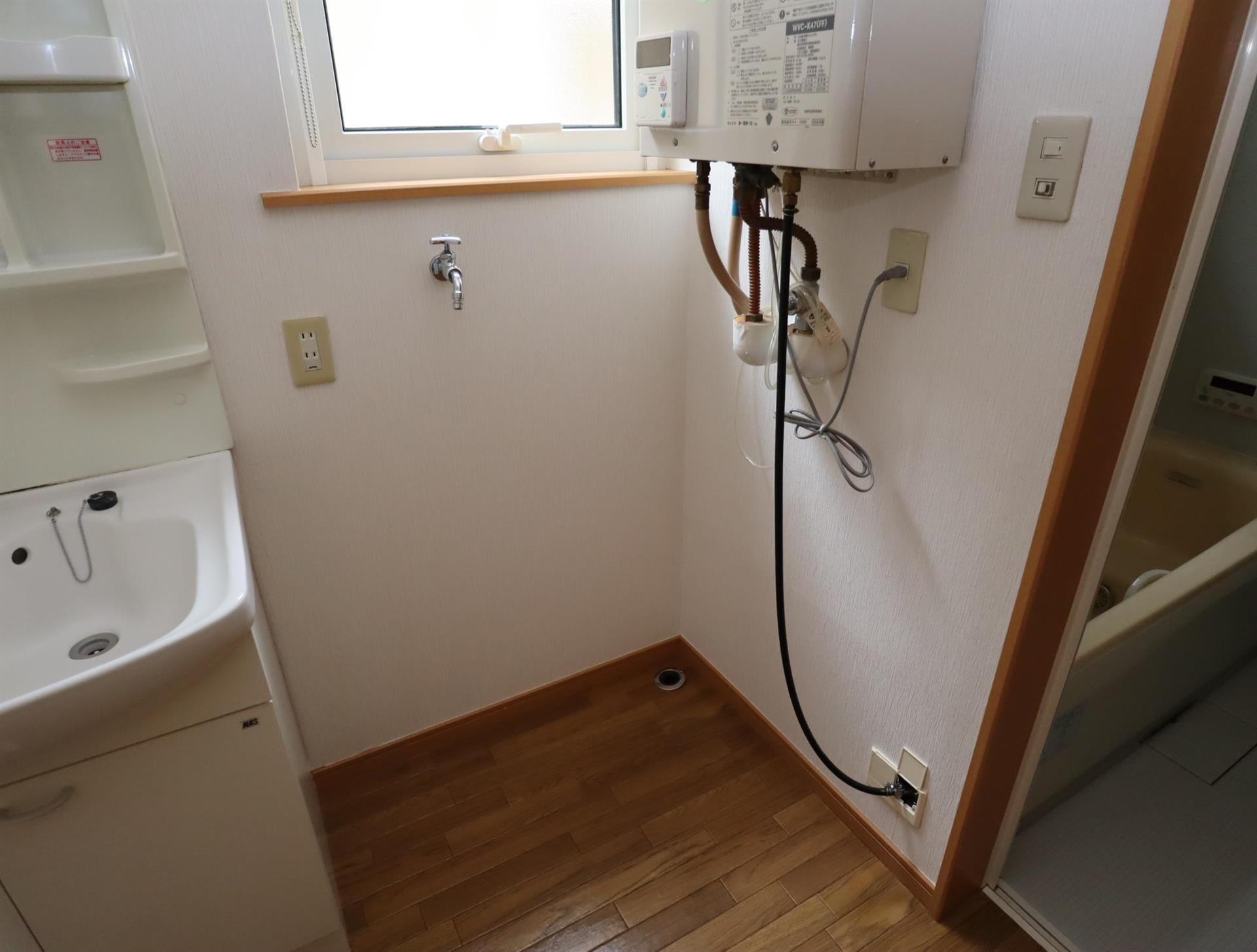 居室・リビング　洗濯機置場