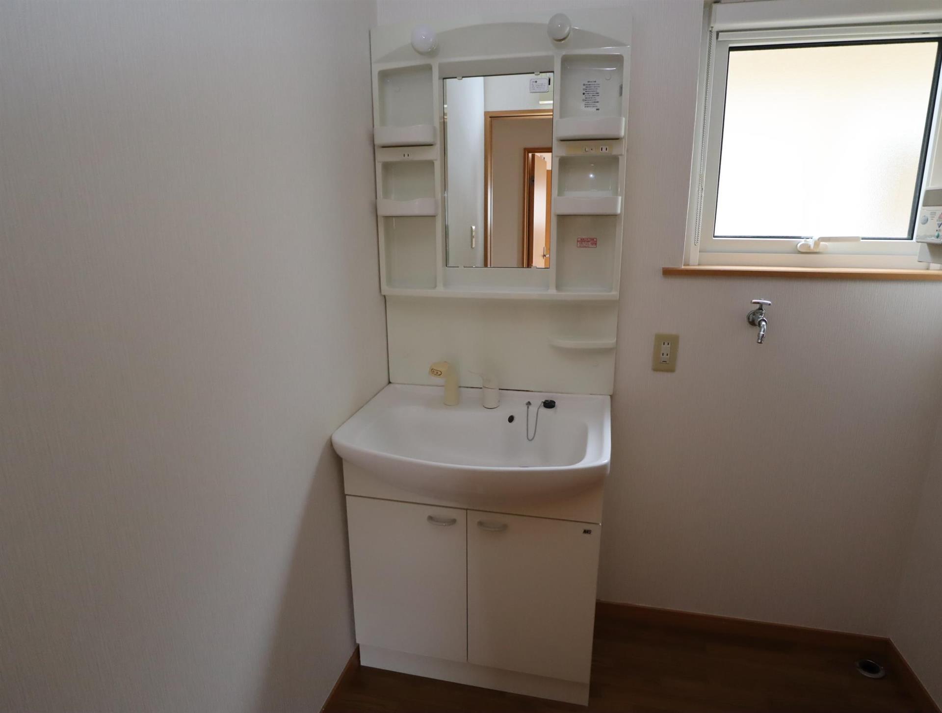 洗面設備　洗髪洗面化粧台