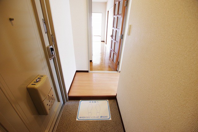 玄関　※別号室の写真使用中
