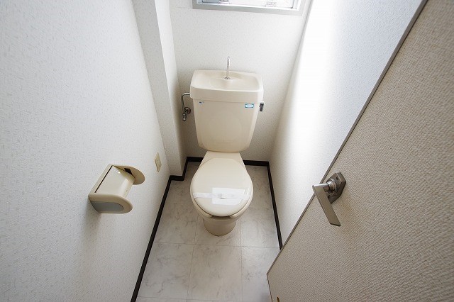 トイレ　※別号室の写真使用中