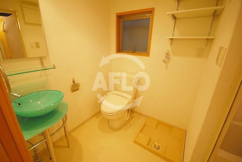 トイレ　セレニテ日本橋EST　温水暖房便座付き