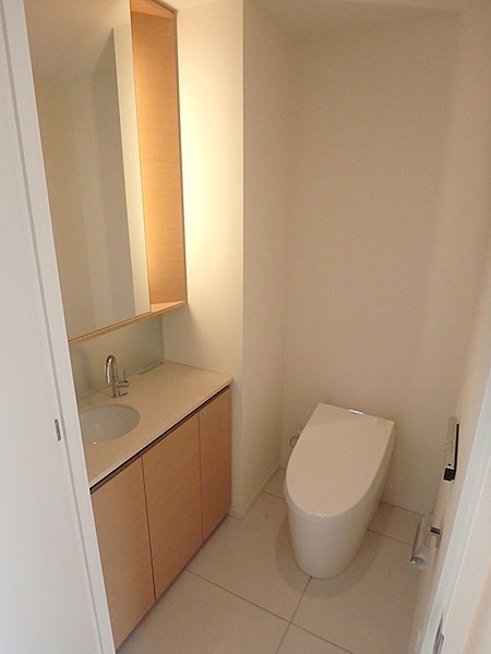 トイレ　※別部屋の参考写真です。