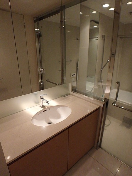 洗面設備　※別部屋の参考写真です。