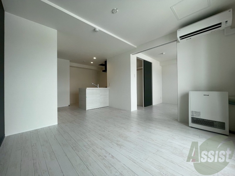 居室・リビング　白を基調とした明るい印象のお部屋になっています！