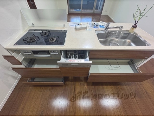 収納　キッチン収納