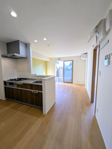 居室・リビング　明るいリビング