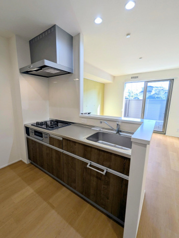 キッチン　対面式システムキッチン