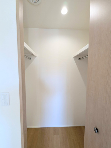 収納　ウォークインクローゼット