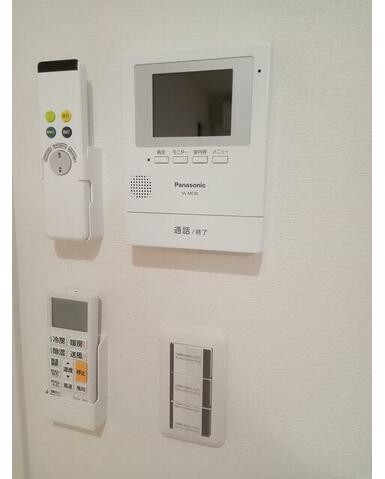 セキュリティ　女性の方でも安心のモニター付きインターフォン♪