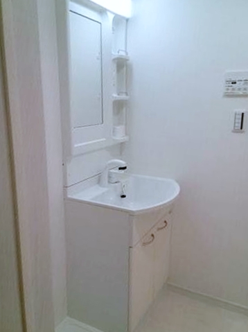 洗面設備　身支度に欠かせない独立洗面台♪