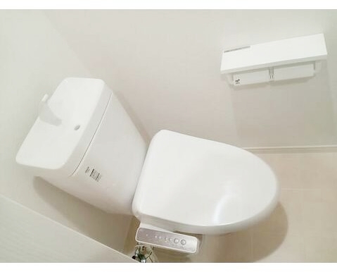 トイレ　嬉しい温水洗浄便座♪