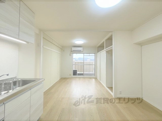 居室・リビング　リビング