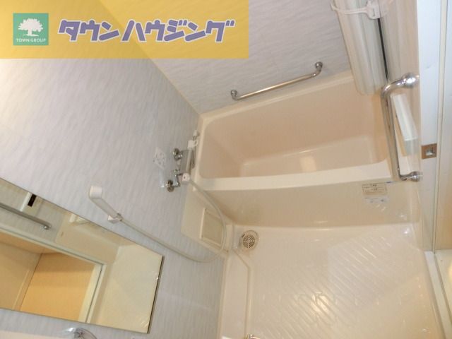 バス・シャワールーム　追い焚き機能付きバス