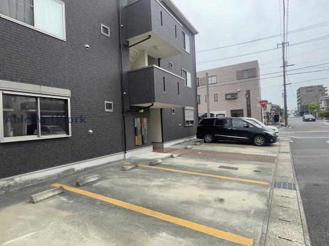 駐車場　駐車場