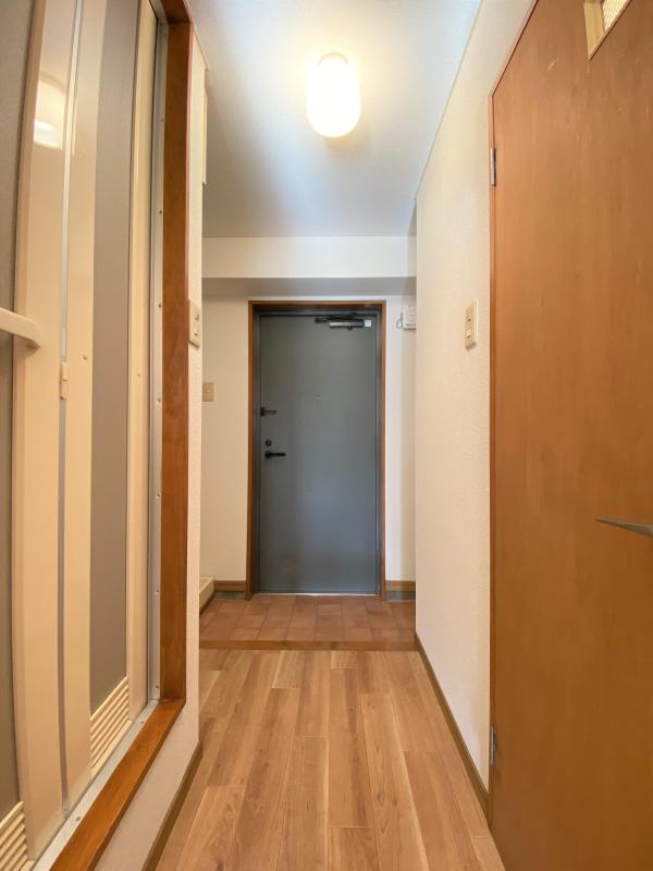 玄関　同タイプ・参考写真