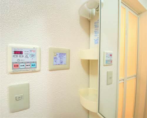 その他　浴室乾燥機、水抜栓