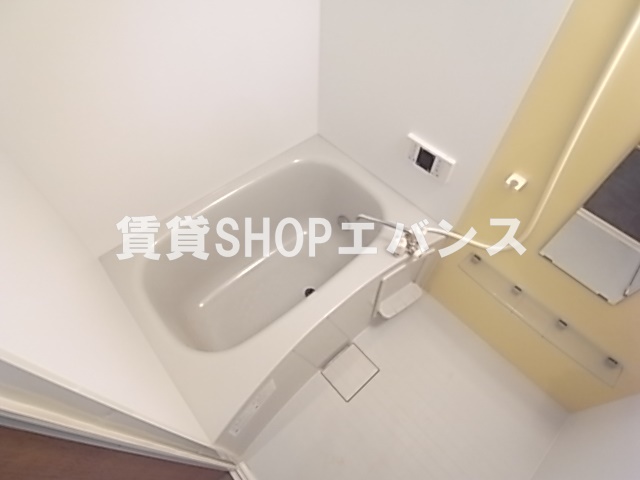 バス・シャワールーム　落ち着いた空間のお風呂です