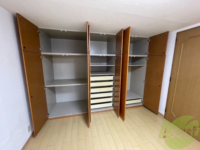 収納　収納もバッチリあるのでお部屋が片付きますよ！