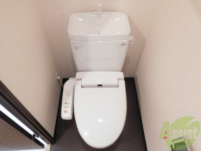 トイレ　ウォシュレットつきで設備充実