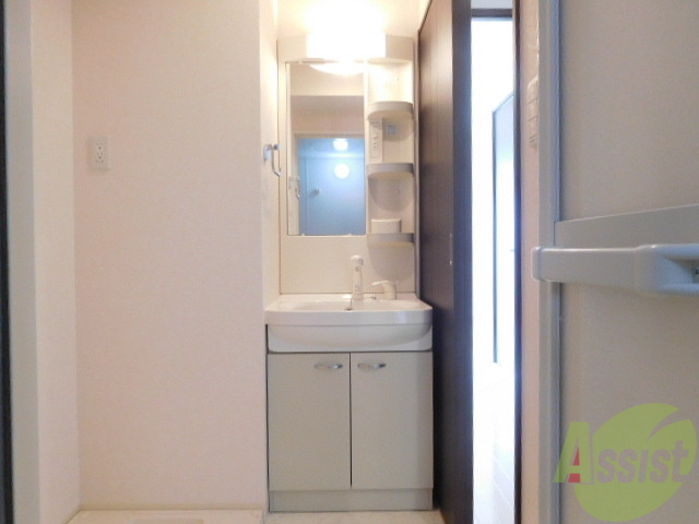 洗面設備　独立洗面台で朝シャンし放題でーす