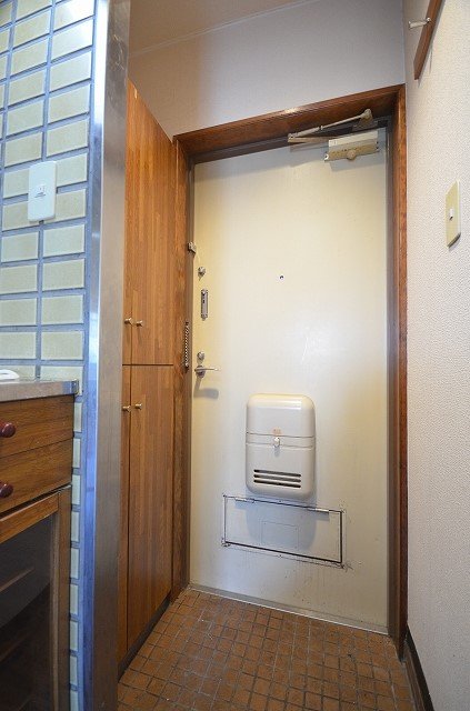 玄関　別号室の写真です（反転）