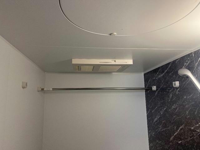 バス・シャワールーム　浴室物干し