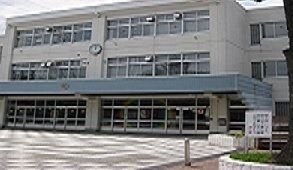 中学校　北野台中学校（中学校）まで390m