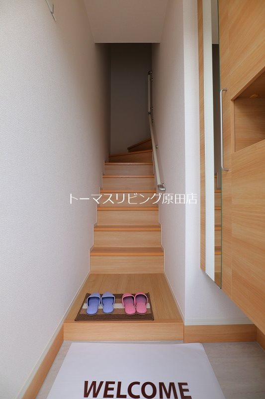 玄関　202号室写真