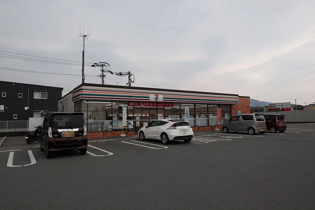 コンビニ　セブンイレブン 福岡三輪依井店（コンビニ）まで615m
