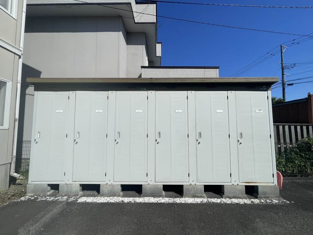 建物外観　ストッカー