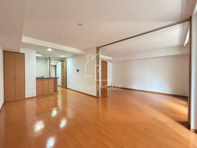 居室・リビング　同マンション別部屋：参考写真