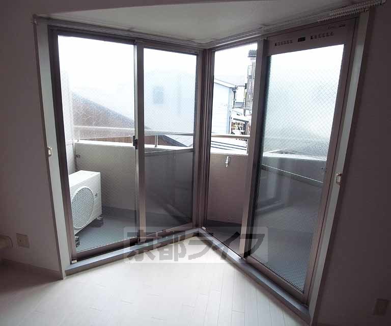 その他部屋・スペース　明るい廊下です。