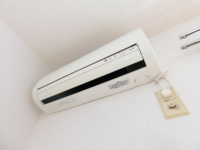 その他設備　暑い夏や寒い冬に大活躍のエアコン付きです☆冷暖房完備で1年中