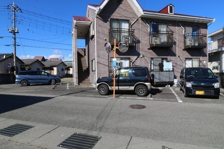 駐車場　駐車場