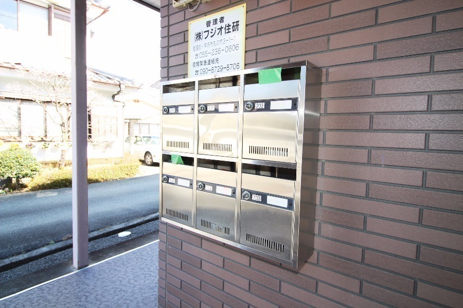 エントランス　集合ポスト