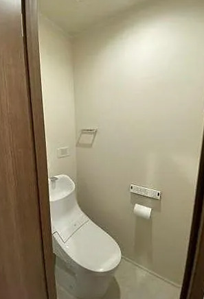 トイレ　別部屋の写真を使用しております。