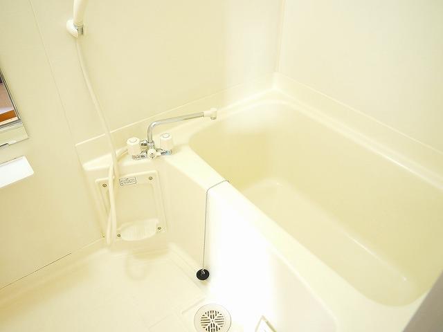 バス・シャワールーム　ゆったり過ごせるお風呂です