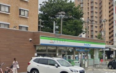 コンビニ　ファミリーマート 吹田千里山西店（コンビニ）まで816m