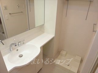 洗面設備　大型ミラー付きシャンプードレッサー