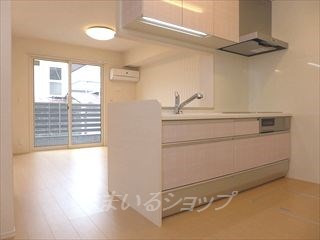 居室・リビング　人気の対面キッチン・エアコン付き