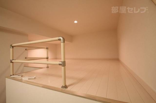 その他部屋・スペース　お洒落な空間にアクセントクロスが映えます