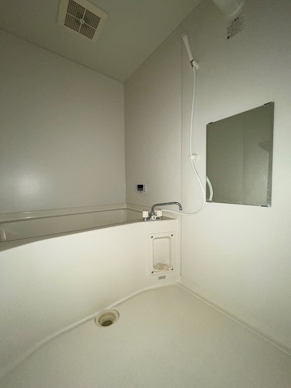 バス・シャワールーム　当物件の参考写真です。(同建物の部屋)