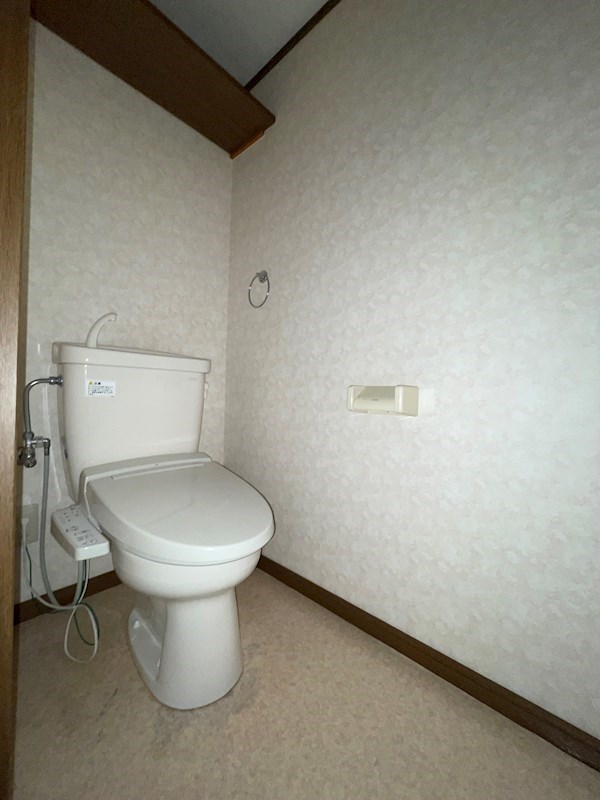 トイレ　当物件の参考写真です。(同建物の部屋)