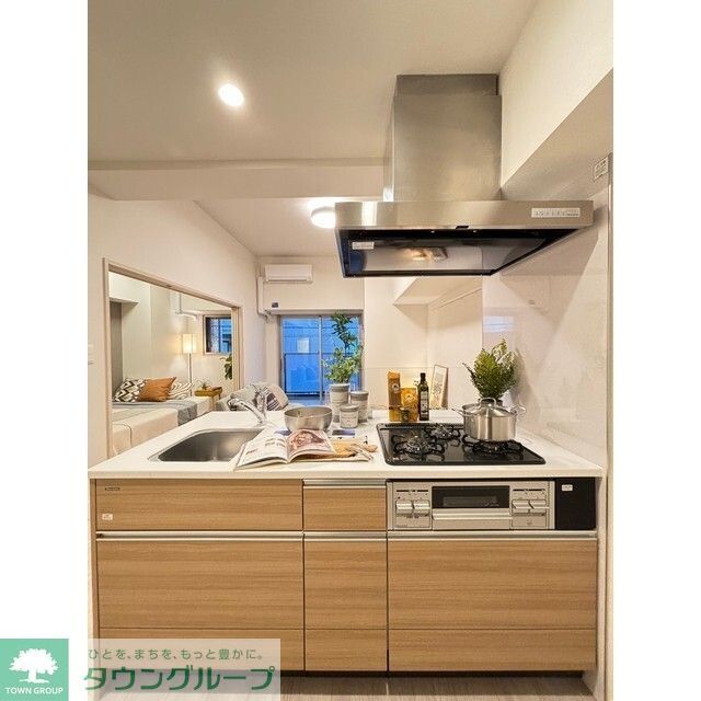 キッチン　家具・調度品等は実際の賃貸住居 には含まれません